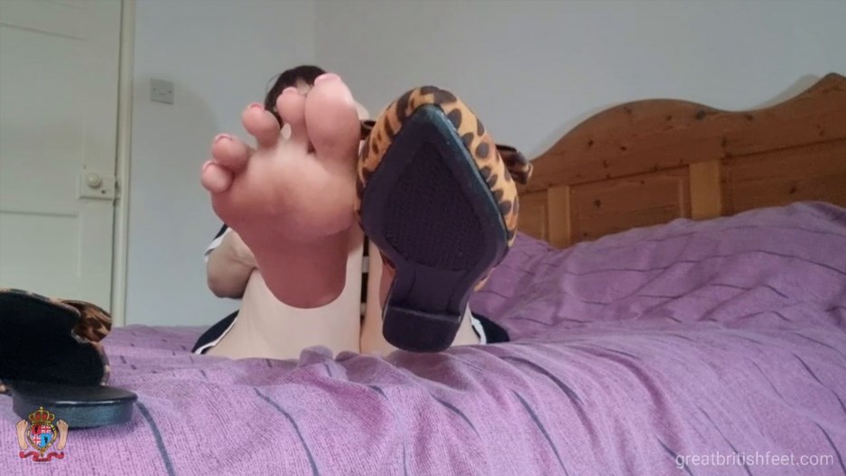 GREAT BRITISH FEET - New Mule Flats Joi Cum Denial